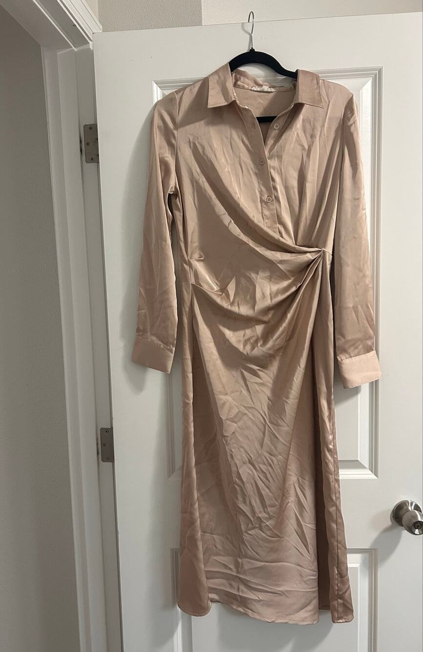 August Sky Side Knot Long Sleeve Satin Shirtdress In Champagne Size Medium